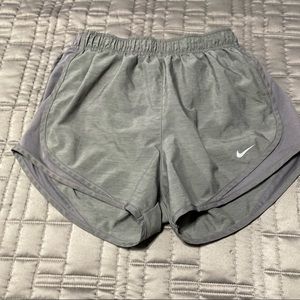 Nike Tempo
Women's Running Shorts